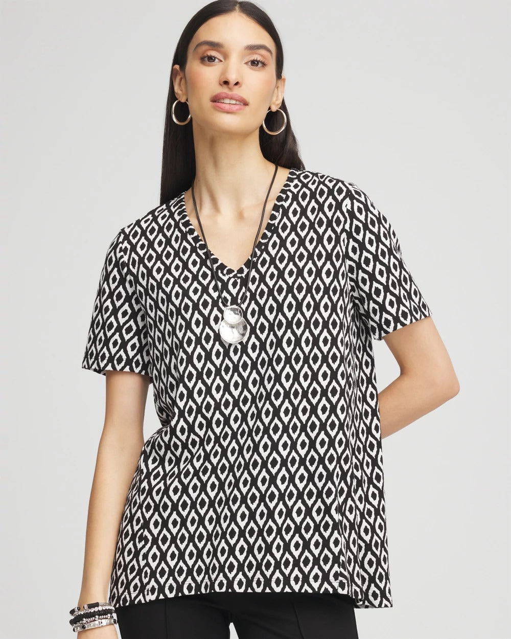 Graphic Slub V-Neck Tee Black - Chico's