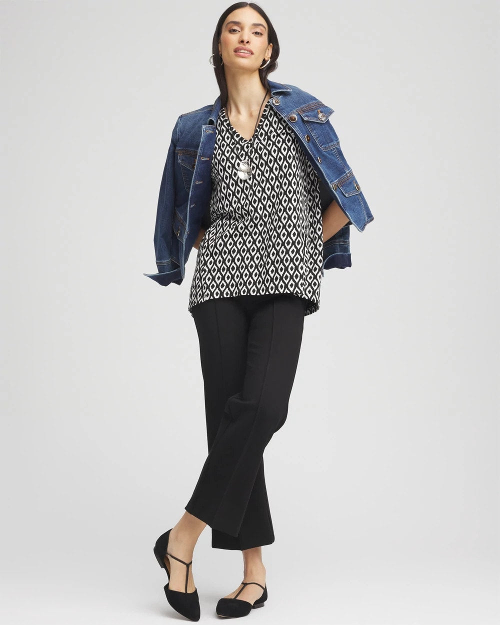 Graphic Slub V-Neck Tee Black - Chico's