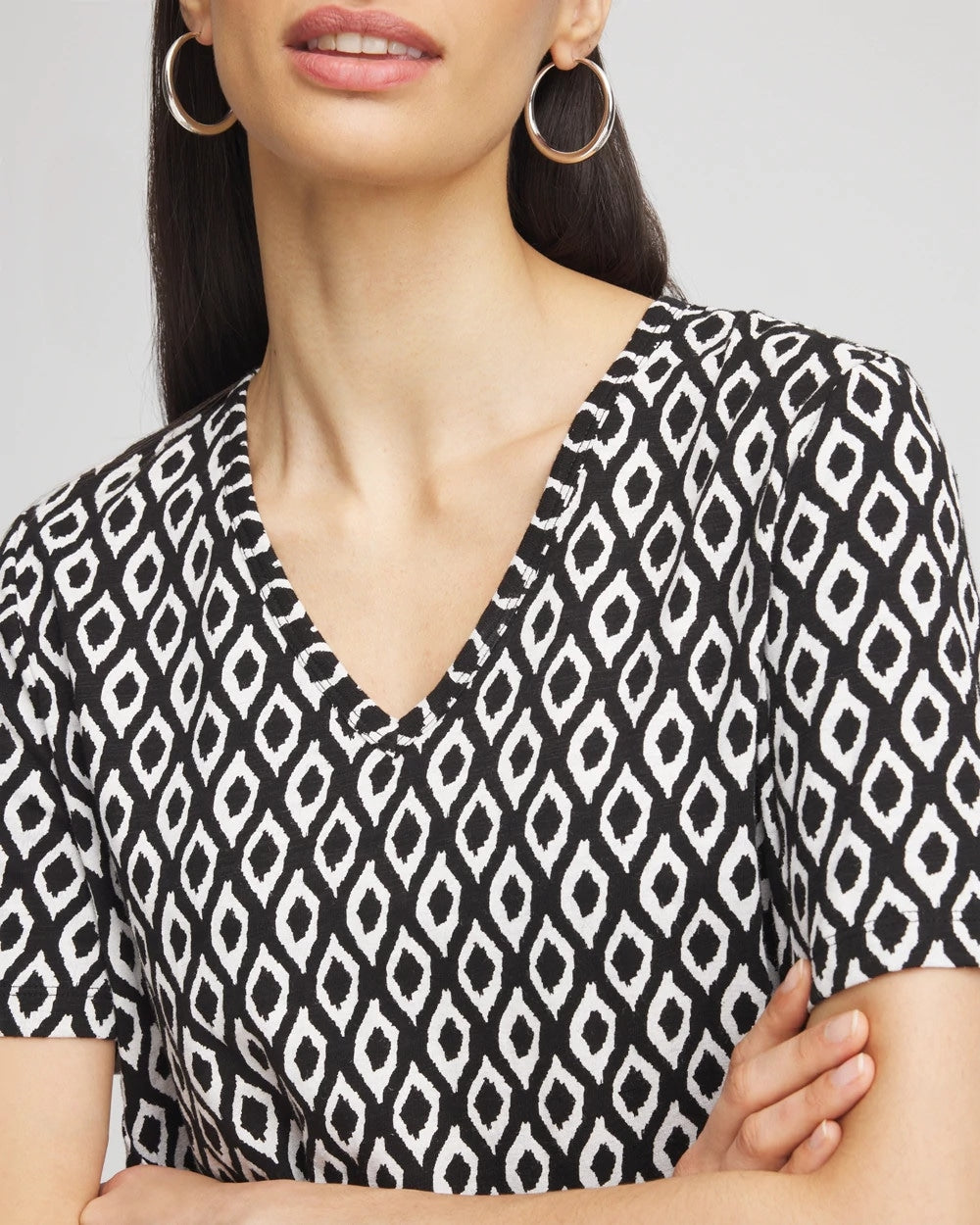 Graphic Slub V-Neck Tee Black - Chico's